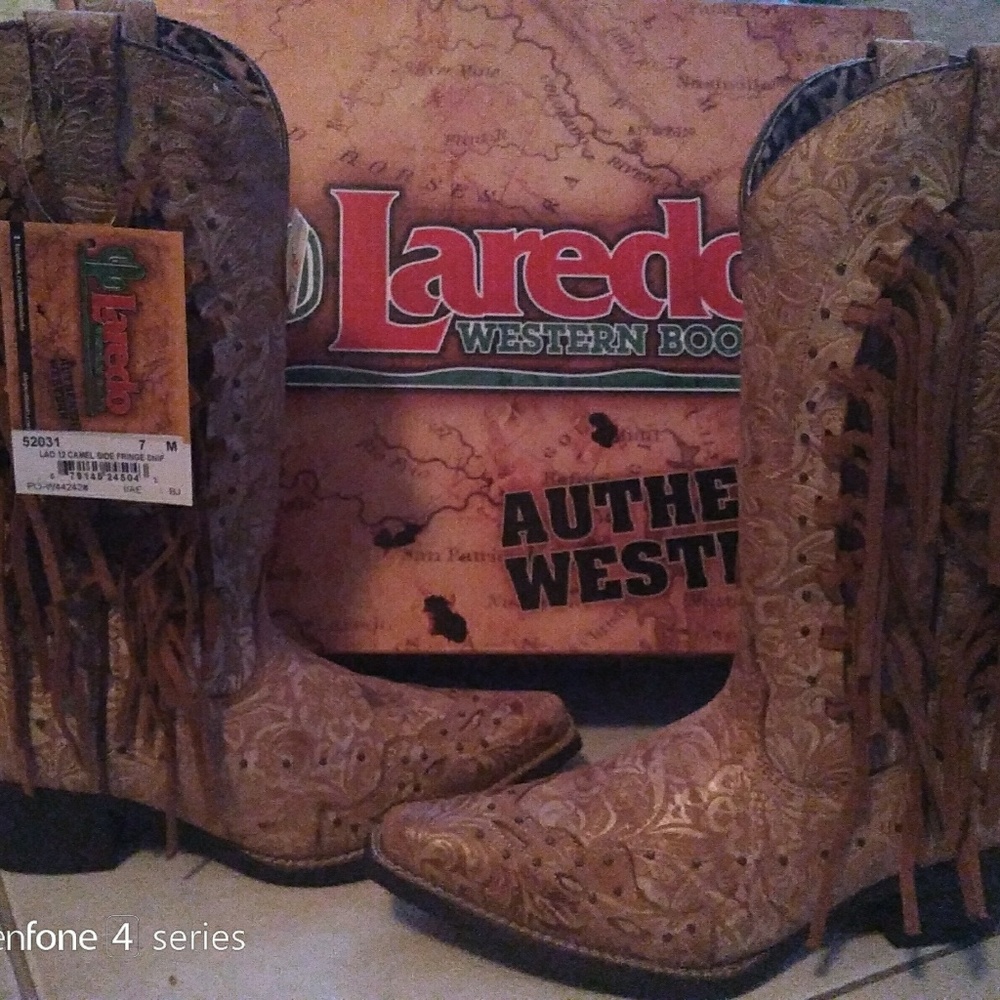 Brand New Women's Laredo Western Boots - Size 7